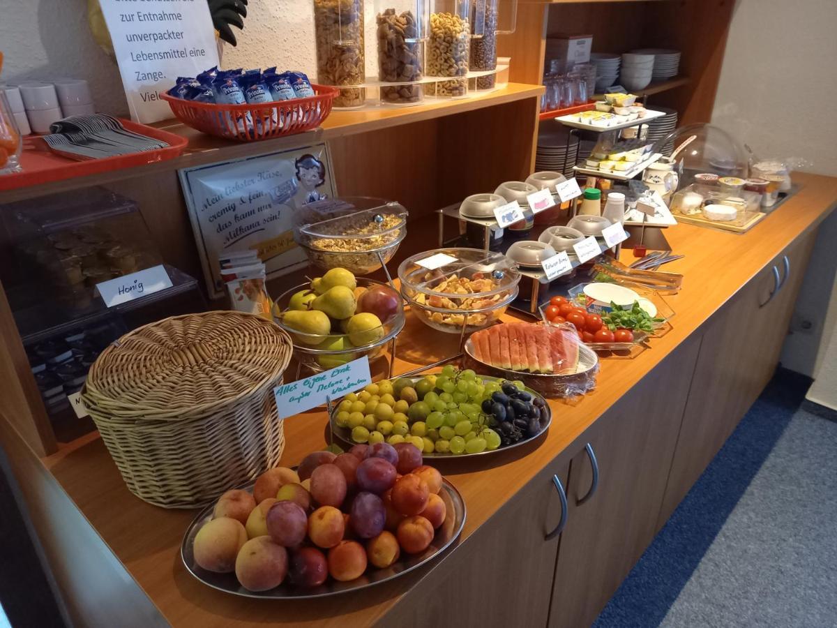 Hotel Am Hohen Schwarm Saalfeld Saale Экстерьер фото