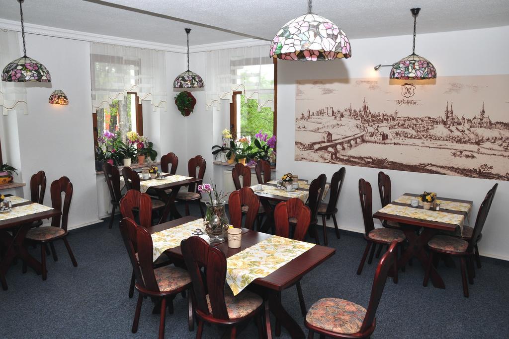 Hotel Am Hohen Schwarm Saalfeld Saale Экстерьер фото
