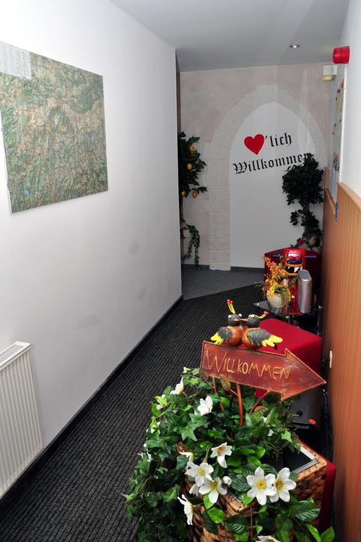 Hotel Am Hohen Schwarm Saalfeld Saale Экстерьер фото